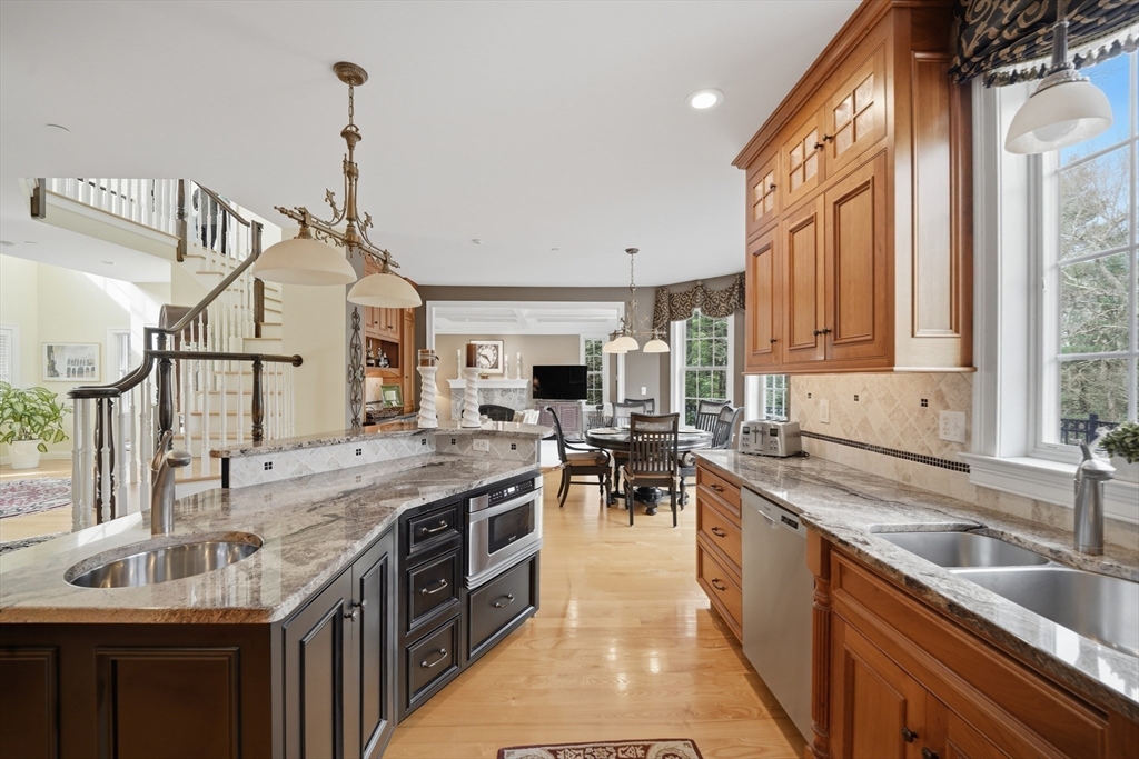 16 Falcon Heights Road Wilbraham, MA 01095 - Photo 11 of 42