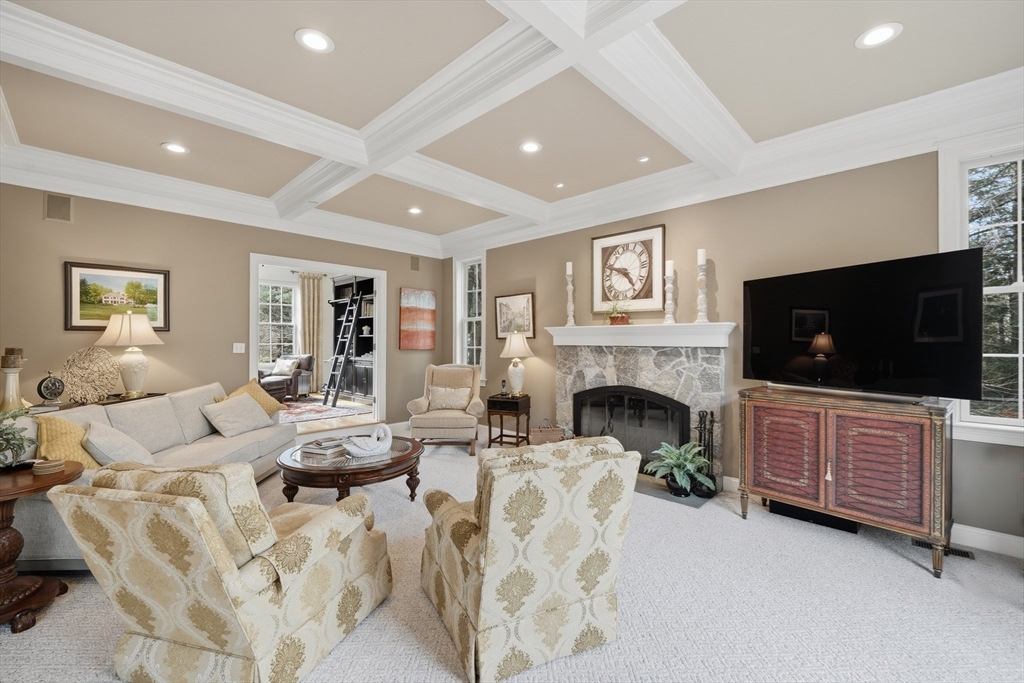 16 Falcon Heights Road Wilbraham, MA 01095 - Photo 15 of 42