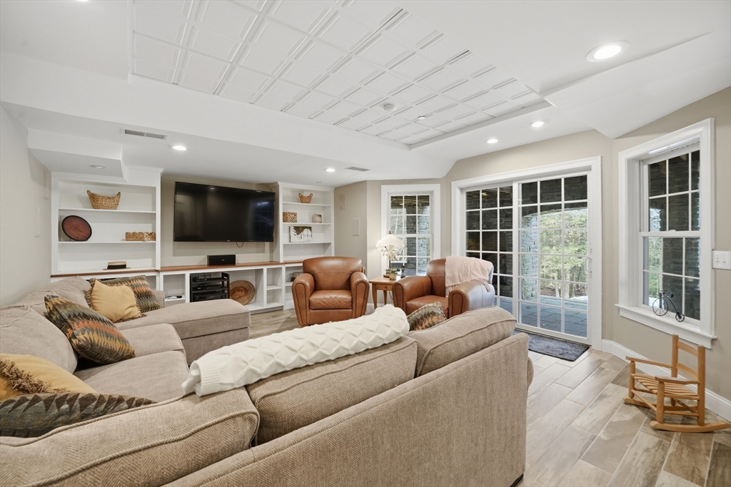 16 Falcon Heights Road Wilbraham, MA 01095 - Photo 32 of 42