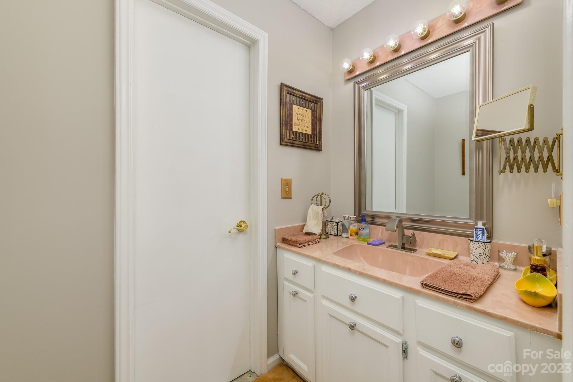 21316 Sandy Cove Road, Unit 3 Cornelius, NC 28031 - Photo 19 of 26 Gallery Image 19