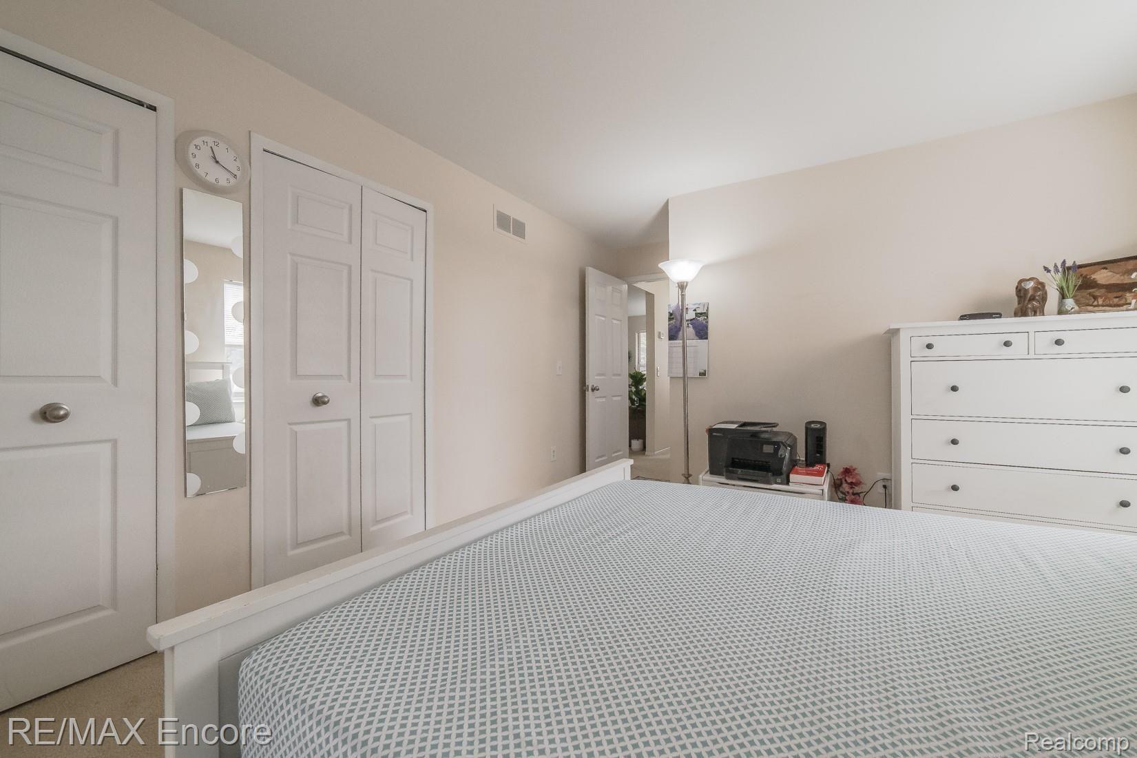 1510 Porter Circle Rochester, MI 48307 - Photo 16 of 28 1510 Porter Circle-17.jpg