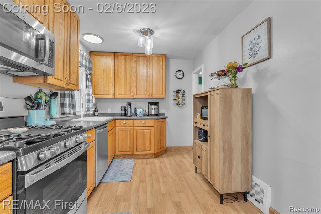 3313 Alice Street Dearborn, MI 48124 - Photo 8 of 28
