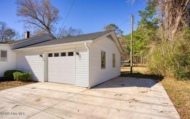 $1,650 | 2624 Wilmington Highway, Jacksonville, NC 28540