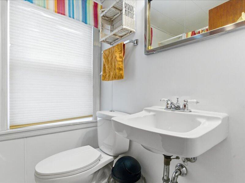 2420 Dwight Street Racine, WI 53403 - Photo 12 of 18 7A51087D-1398-48BF-B0FF-3E95BFB37918