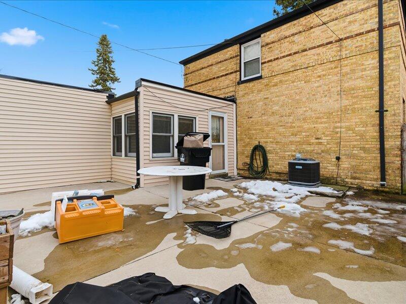 2420 Dwight Street Racine, WI 53403 - Photo 16 of 18 69183BFD-6900-47AE-9106-4C408996D1E2