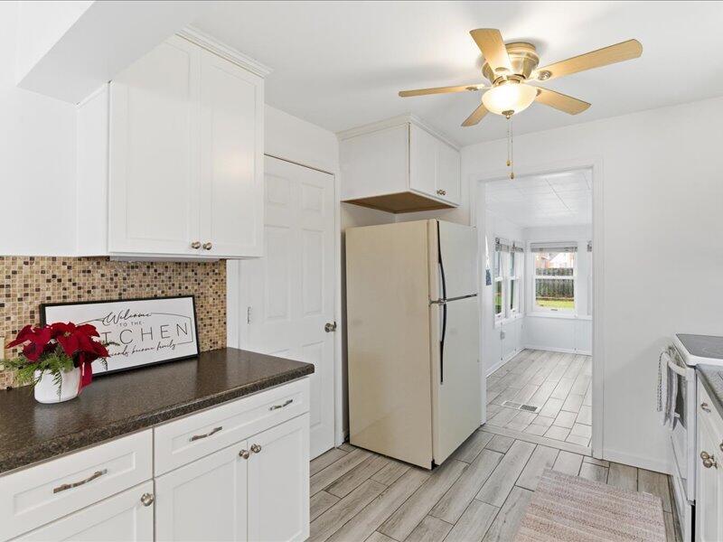 2420 Dwight Street Racine, WI 53403 - Photo 8 of 18 IMG_9872