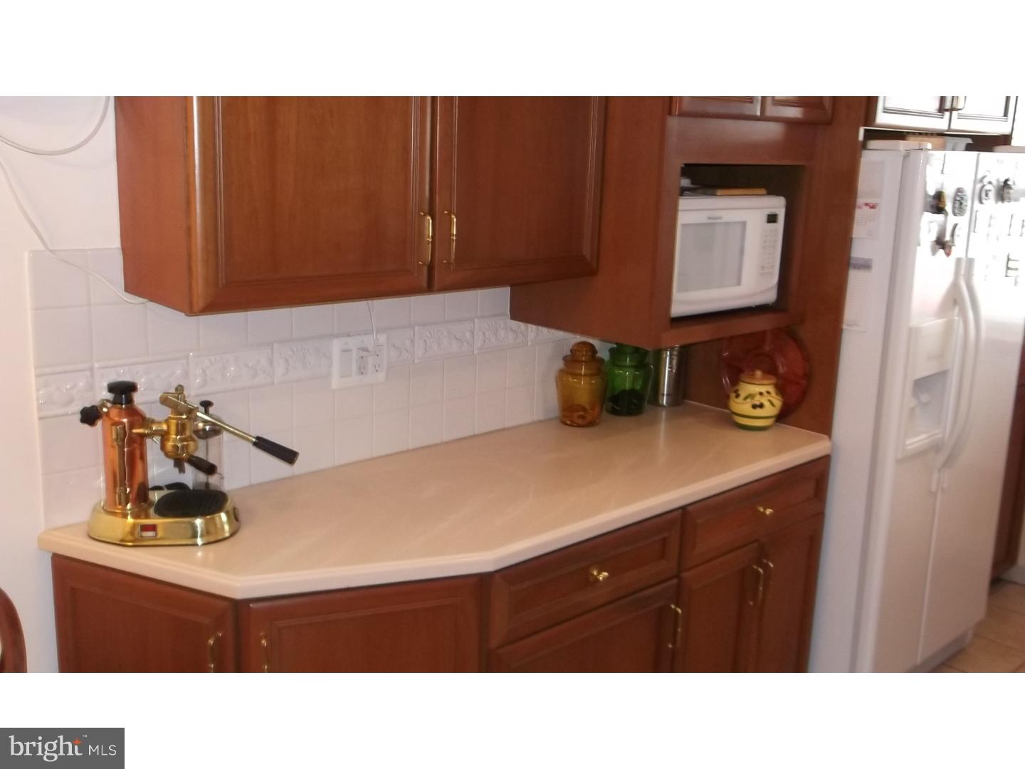 1144 Morefield Road Philadelphia, PA 19115 - Photo 11 of 24 Kitchen