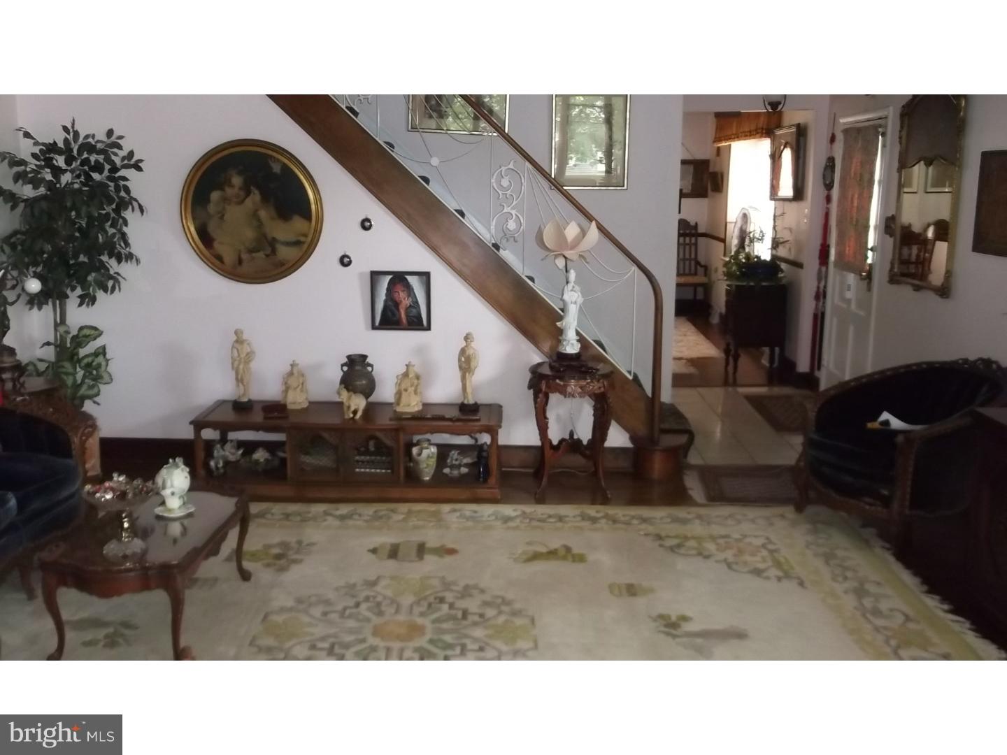 1144 Morefield Road Philadelphia, PA 19115 - Photo 15 of 24 Living Room