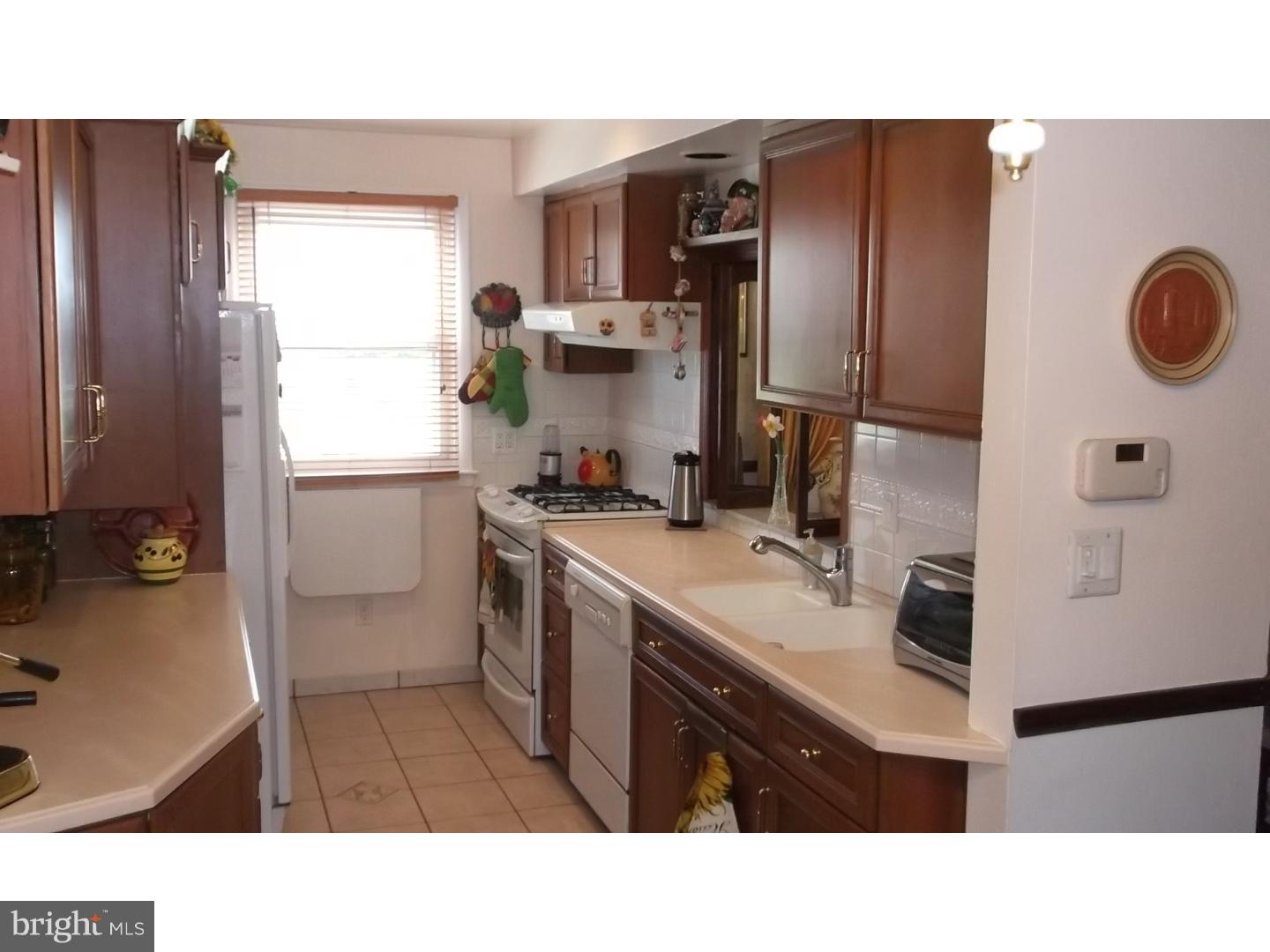 1144 Morefield Road Philadelphia, PA 19115 - Photo 8 of 24 Kitchen
