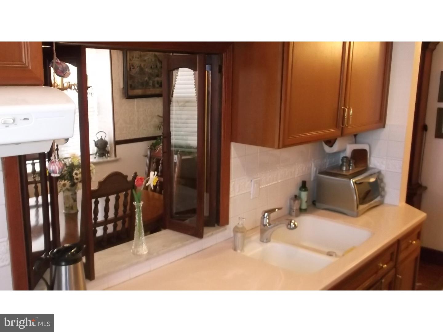 1144 Morefield Road Philadelphia, PA 19115 - Photo 10 of 24 Kitchen