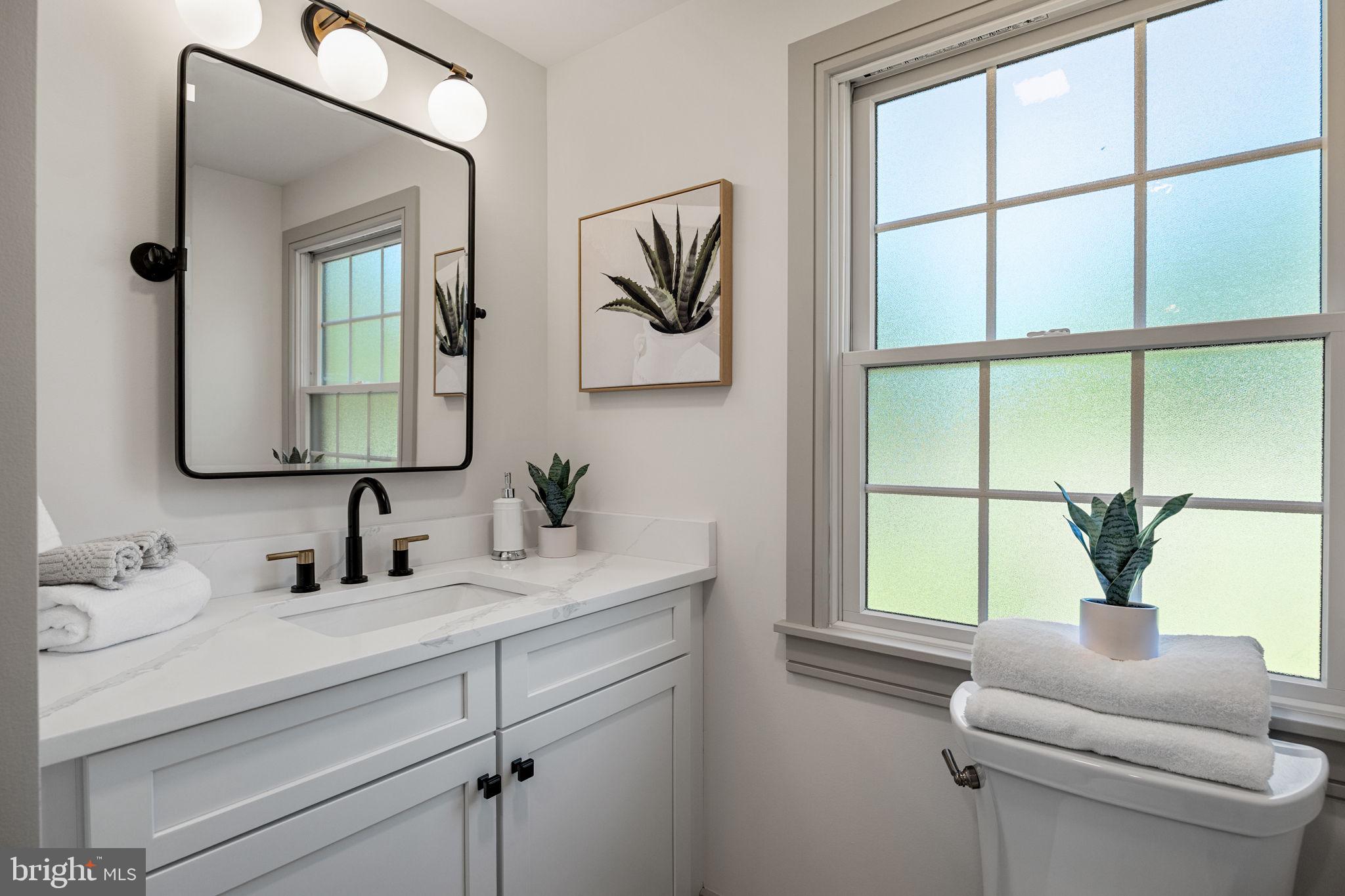 1179 Beaumont Road Berwyn, PA 19312 - Photo 42 of 50 Hall Bath