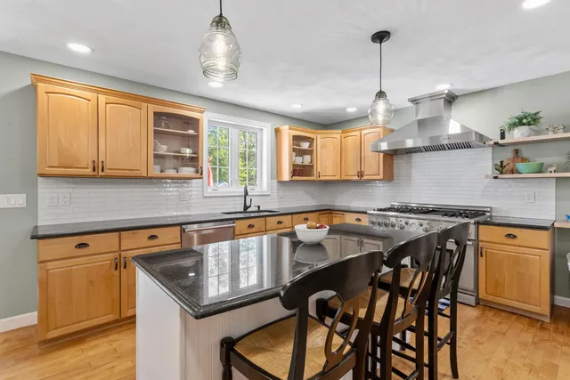 $999,999 | 2 Hall Avenue, Salem, NH 03079