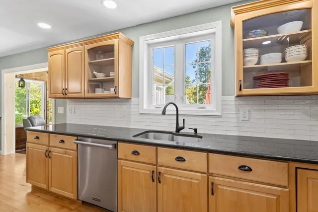 $999,999 | 2 Hall Avenue, Salem, NH 03079