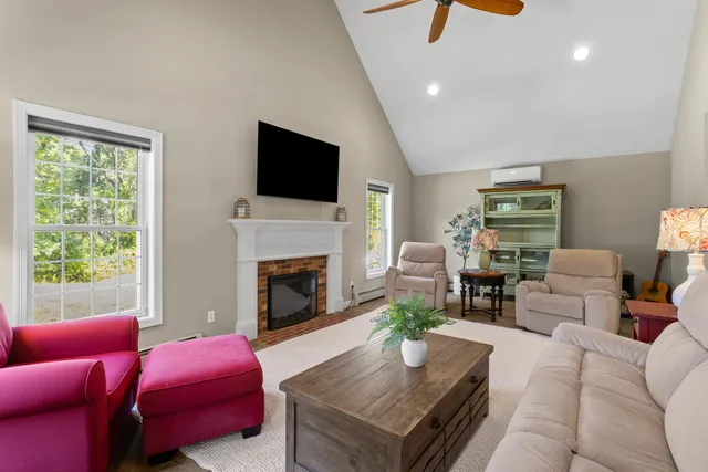 $999,999 | 2 Hall Avenue, Salem, NH 03079