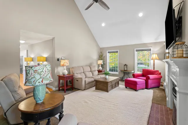 $999,999 | 2 Hall Avenue, Salem, NH 03079