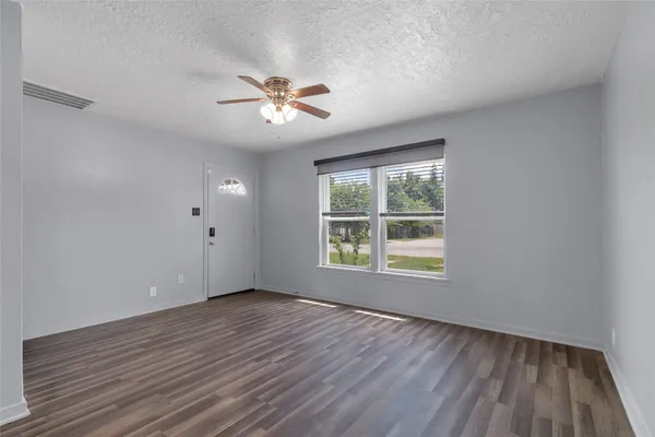 $1,500 | 5021 Doolittle Boulevard, Houston, TX 77033