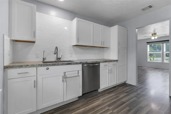 $1,500 | 5021 Doolittle Boulevard, Houston, TX 77033