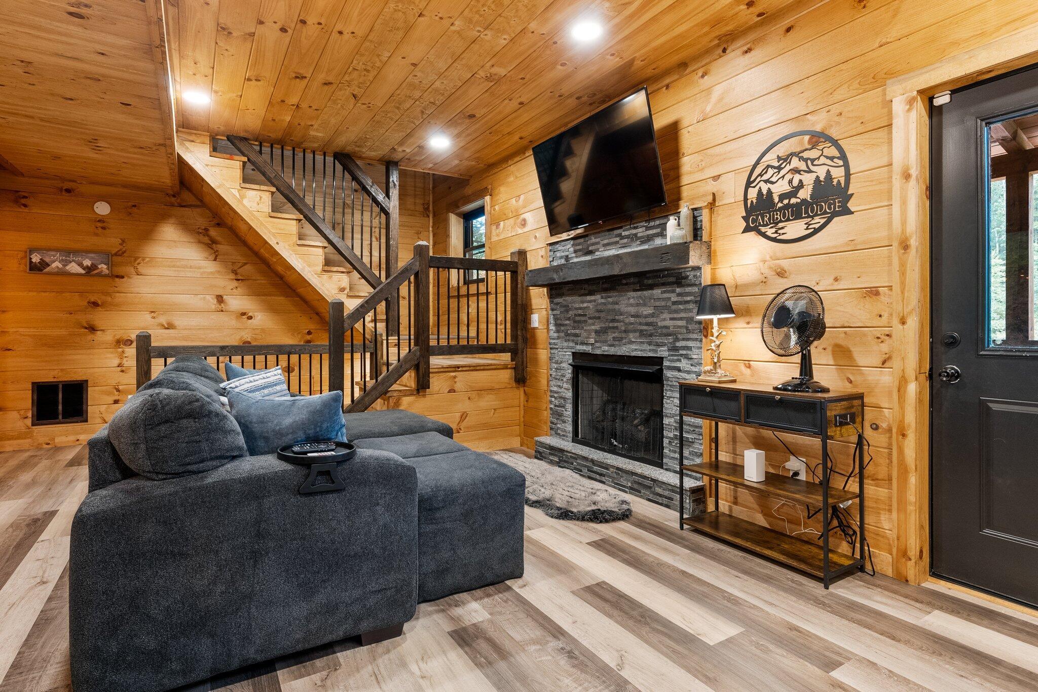 26299 Faris Road McArthur, OH 45651 - Photo 7 of 14 Caribou Living room 2