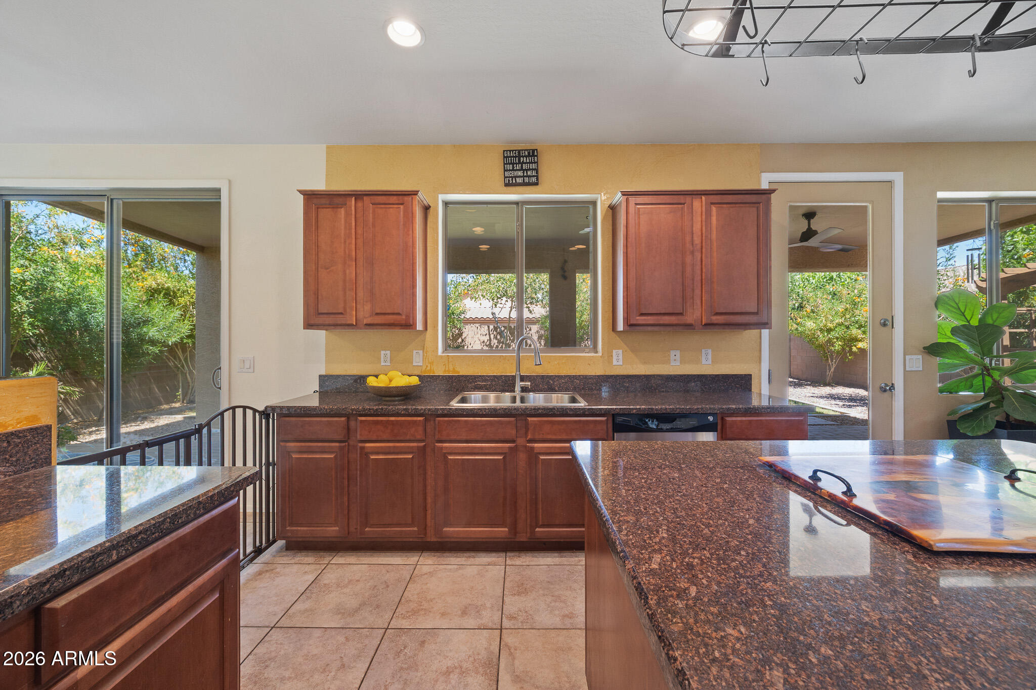 3320 East Merlot Street Gilbert, AZ 85298 - Photo 8 of 39 E Merlot St (31)