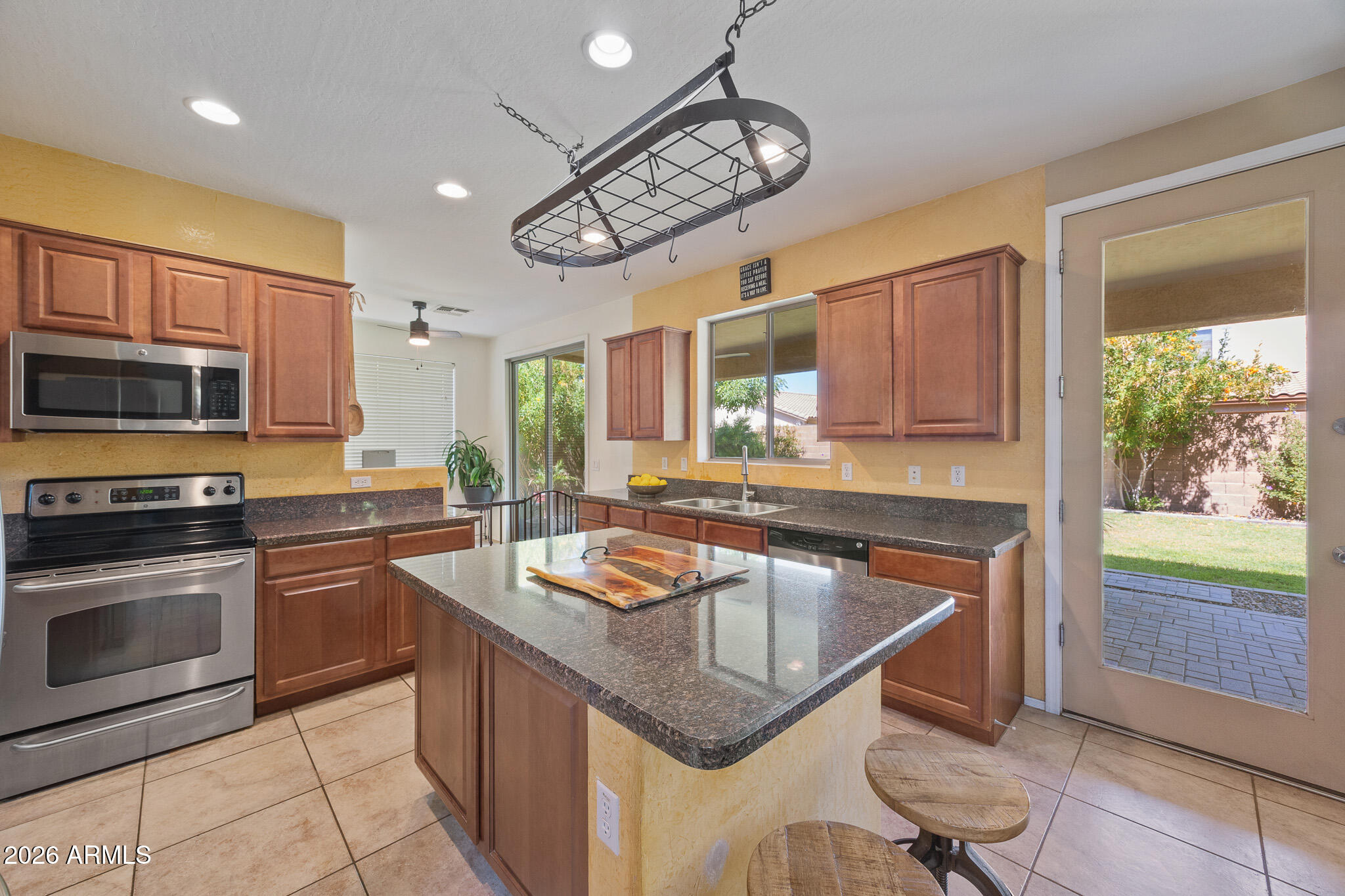3320 East Merlot Street Gilbert, AZ 85298 - Photo 10 of 39 E Merlot St (35)