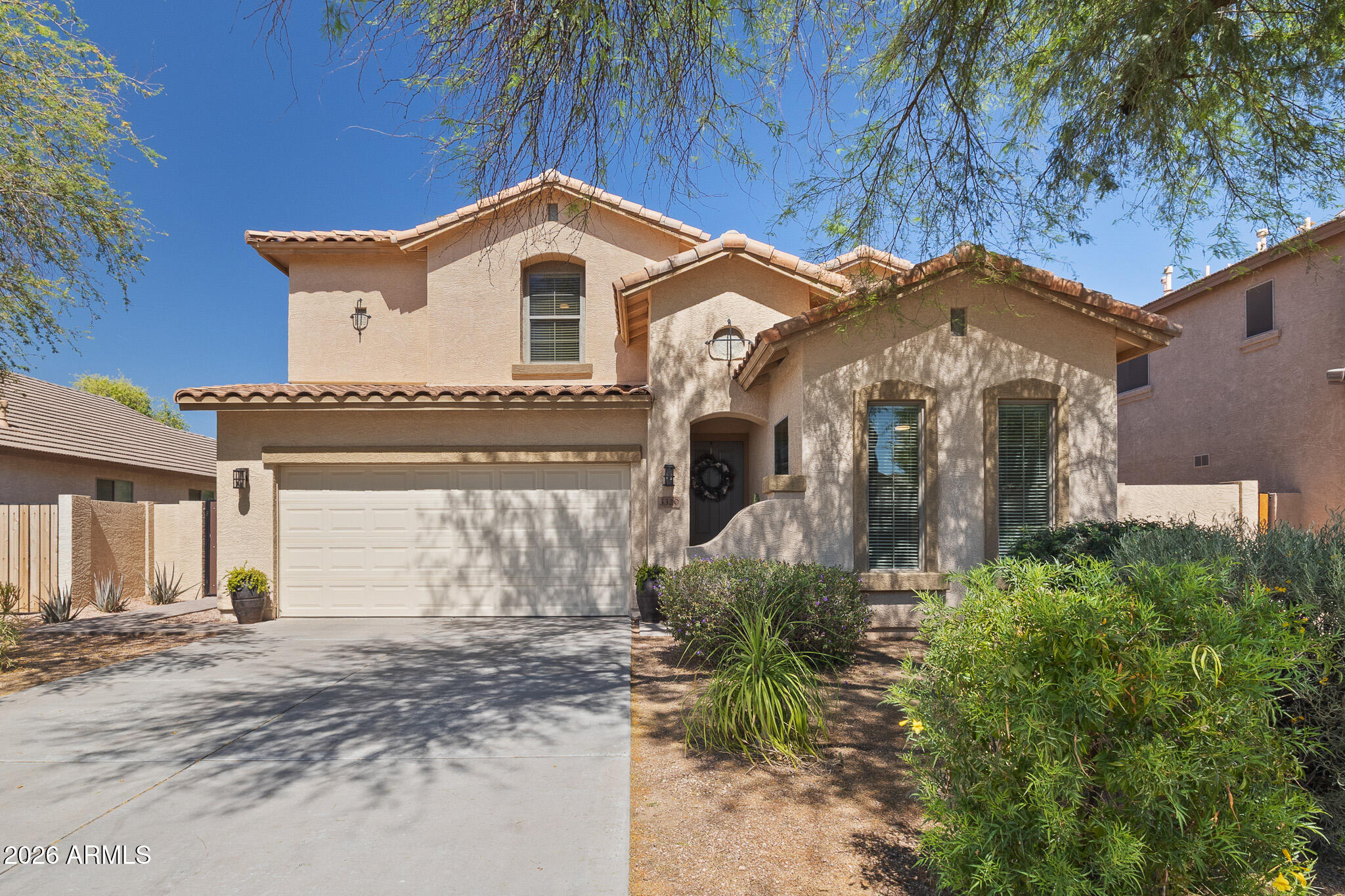3320 East Merlot Street Gilbert, AZ 85298 - Photo 3 of 39 E Merlot St (19)