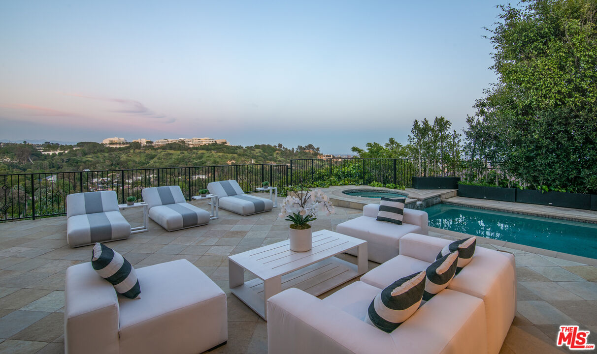 930 North Tigertail Road Los Angeles, CA 90049 - Photo 26 of 26