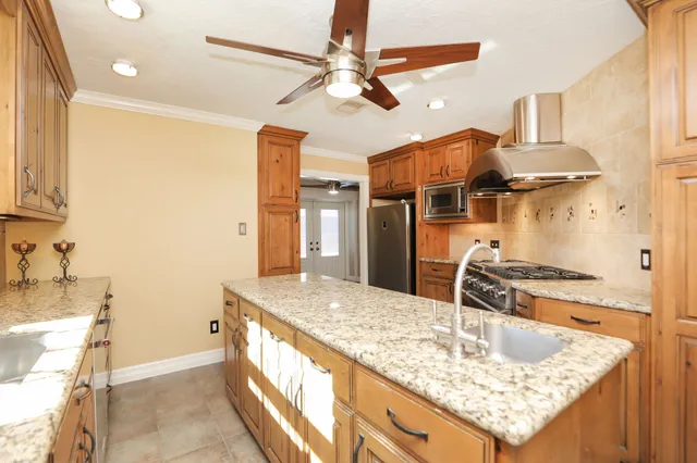 $5,800 | 722 Crossroads Drive, Houston, TX 77079