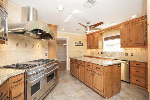 $5,500 | 722 Crossroads Drive, Houston, TX 77079