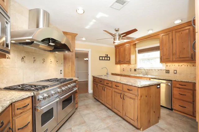 $5,800 | 722 Crossroads Drive, Houston, TX 77079