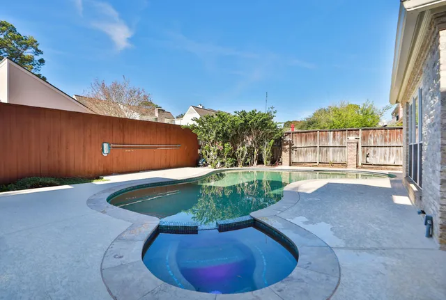 $5,800 | 722 Crossroads Drive, Houston, TX 77079