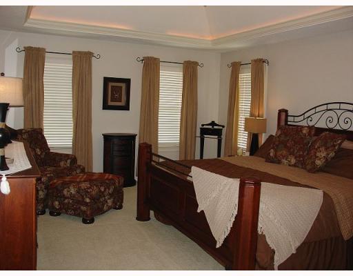 543 Justabout Road Venetia, PA 15367 - Photo 12 of 18 Master Bedroom.