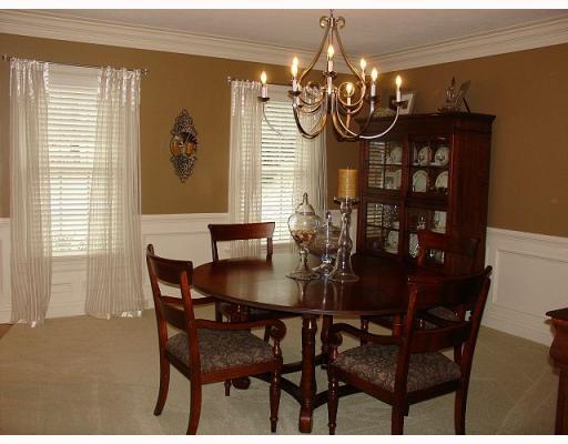 543 Justabout Road Venetia, PA 15367 - Photo 5 of 18 Dining Room.