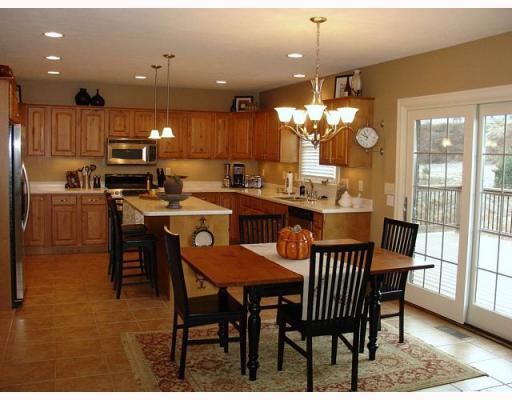 543 Justabout Road Venetia, PA 15367 - Photo 6 of 18 Kitchen.