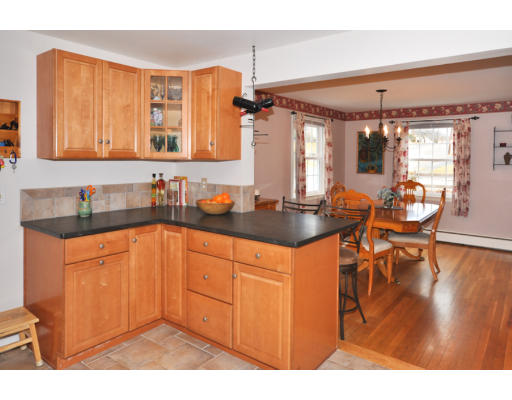 10 Old Wood Road Framingham, MA 01701 - Photo 3 of 17 Gallery Image 3