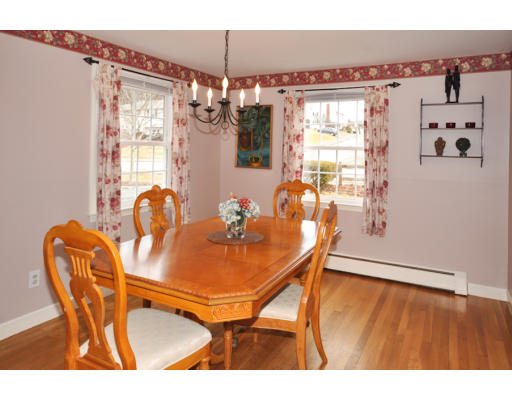 10 Old Wood Road Framingham, MA 01701 - Photo 5 of 17 Gallery Image 5