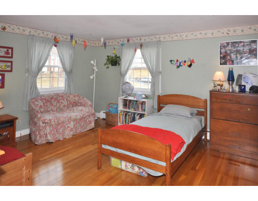 10 Old Wood Road Framingham, MA 01701 - Photo 9 of 17 Gallery Image 9