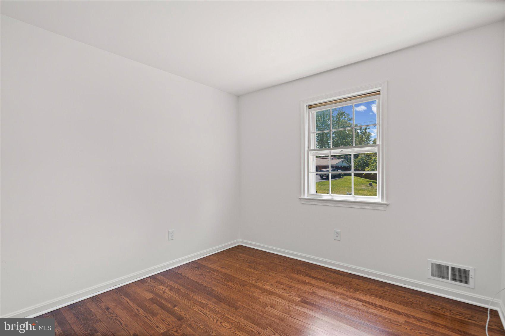 2300 Musgrove Road Silver Spring, MD 20904 - Photo 12 of 41 upper bedroom 4