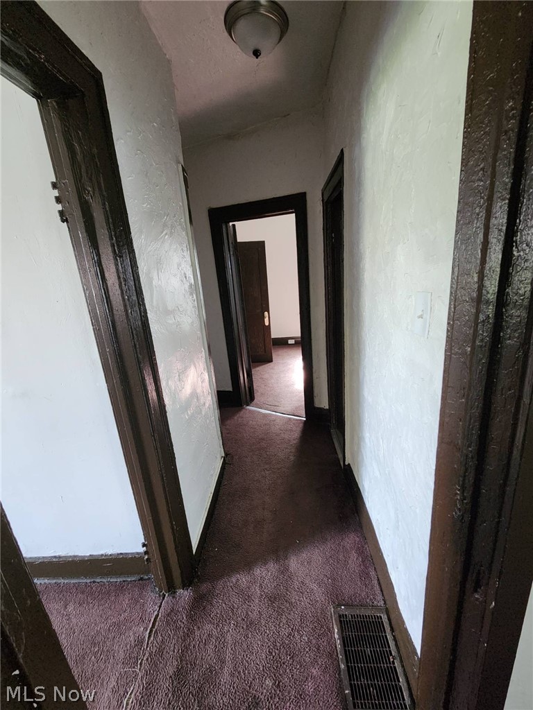 974 Eddy Road Cleveland, OH 44108 - Photo 24 of 48