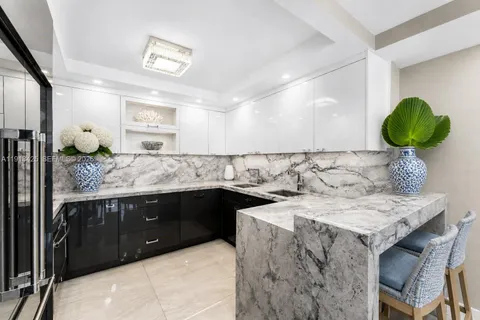 $810,000 | 5225 Collins Avenue, Unit 603, Miami Beach, FL 33140