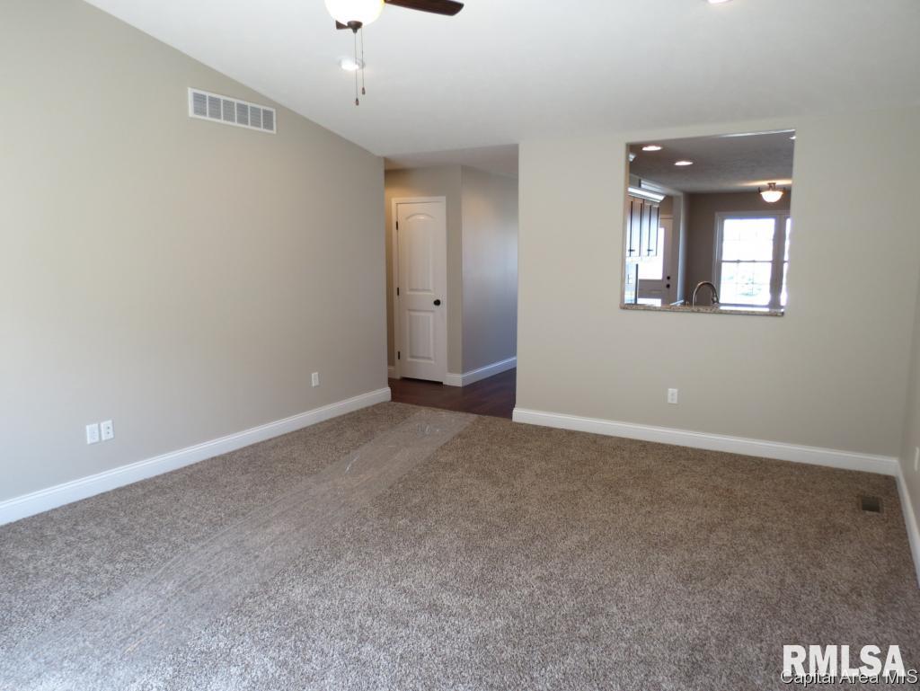 630 Racastle Road Chatham, IL 62629 - Photo 8 of 14 Gallery Image 8