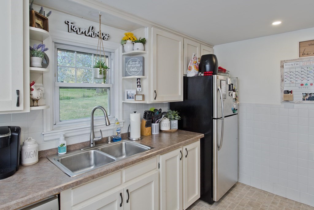 22 Dry Bridge Road Westfield, MA 01085 - Photo 15 of 35 Gallery Image 15