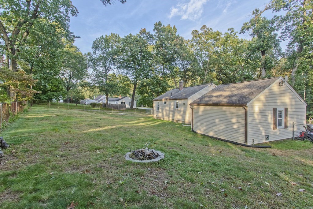 22 Dry Bridge Road Westfield, MA 01085 - Photo 3 of 35 Gallery Image 3