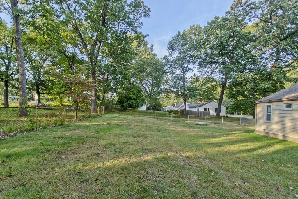 22 Dry Bridge Road Westfield, MA 01085 - Photo 8 of 35 Gallery Image 8