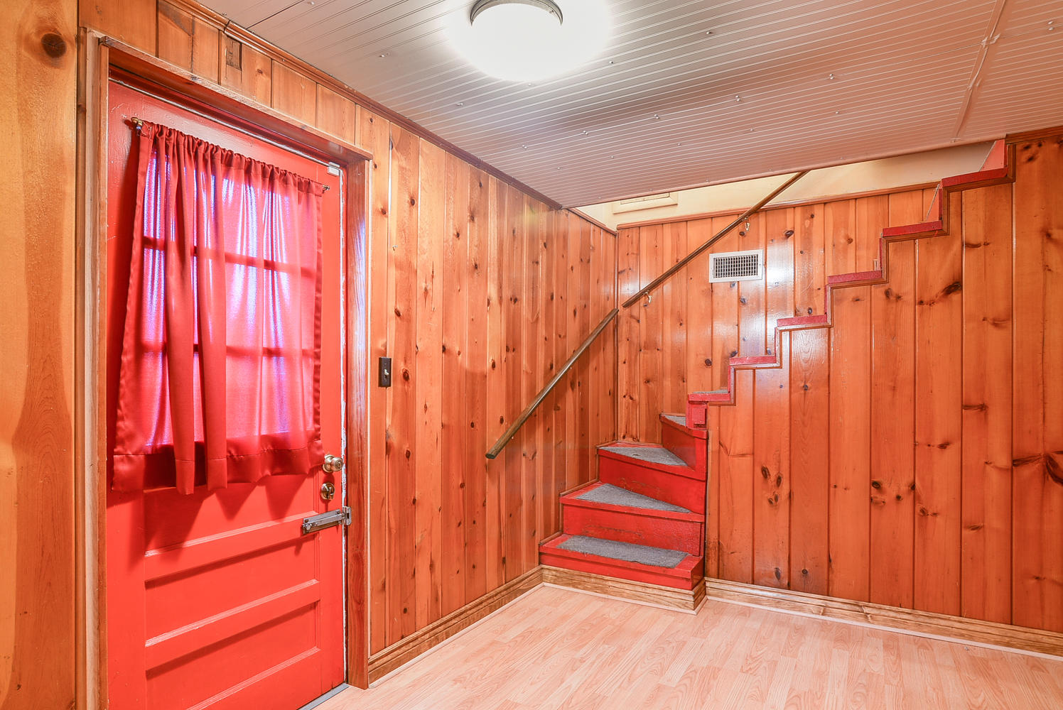 100 Redwood Road Bristol, TN 37620 - Photo 29 of 36 100 Redwood basement stairway entry