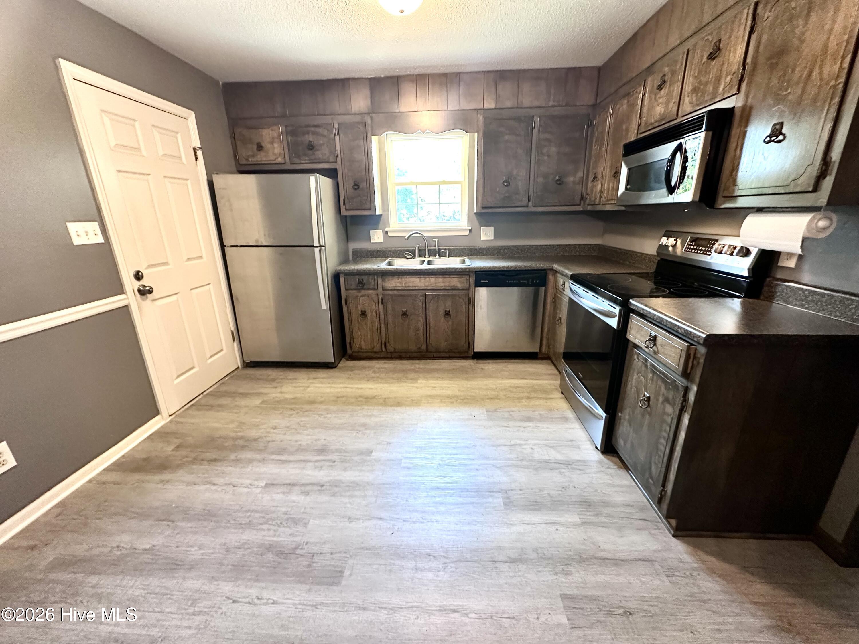 4558 Colonial Road Martinez, GA 30907 - Photo 7 of 27 Kitchen