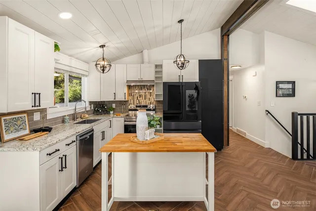 $829,000 | 20529 103rd Avenue Southeast, Kent, WA 98031