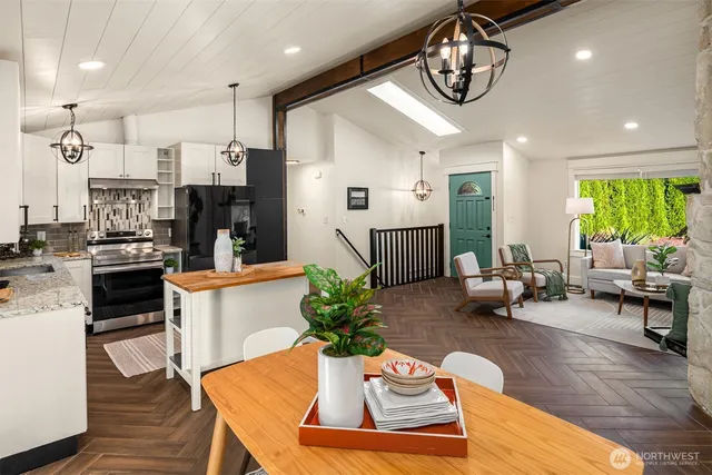 $829,000 | 20529 103rd Avenue Southeast, Kent, WA 98031