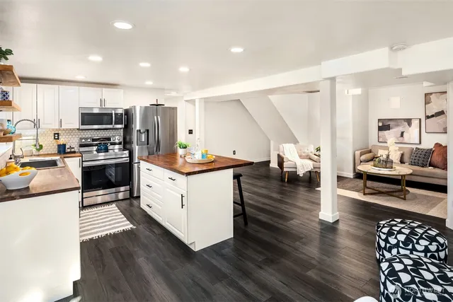 $829,000 | 20529 103rd Avenue Southeast, Kent, WA 98031