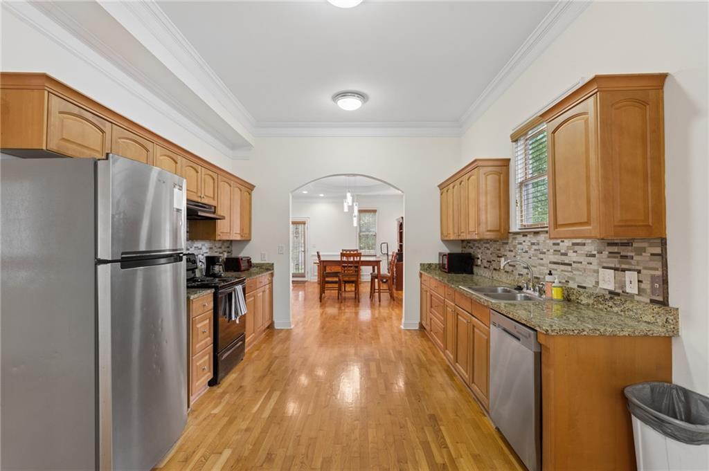 649 Peeples Street Southwest Atlanta, GA 30310 - Photo 9 of 26 Gallery Image 9