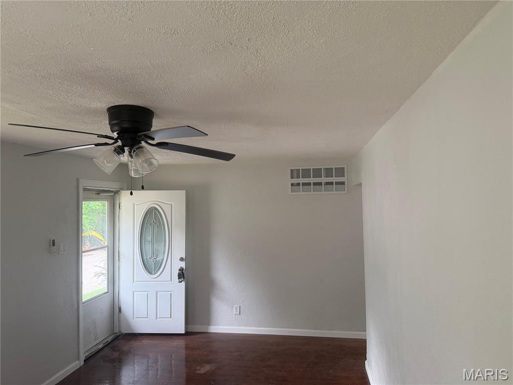 4705 Jordan Street St. Louis, MO 63121 - Photo 4 of 20